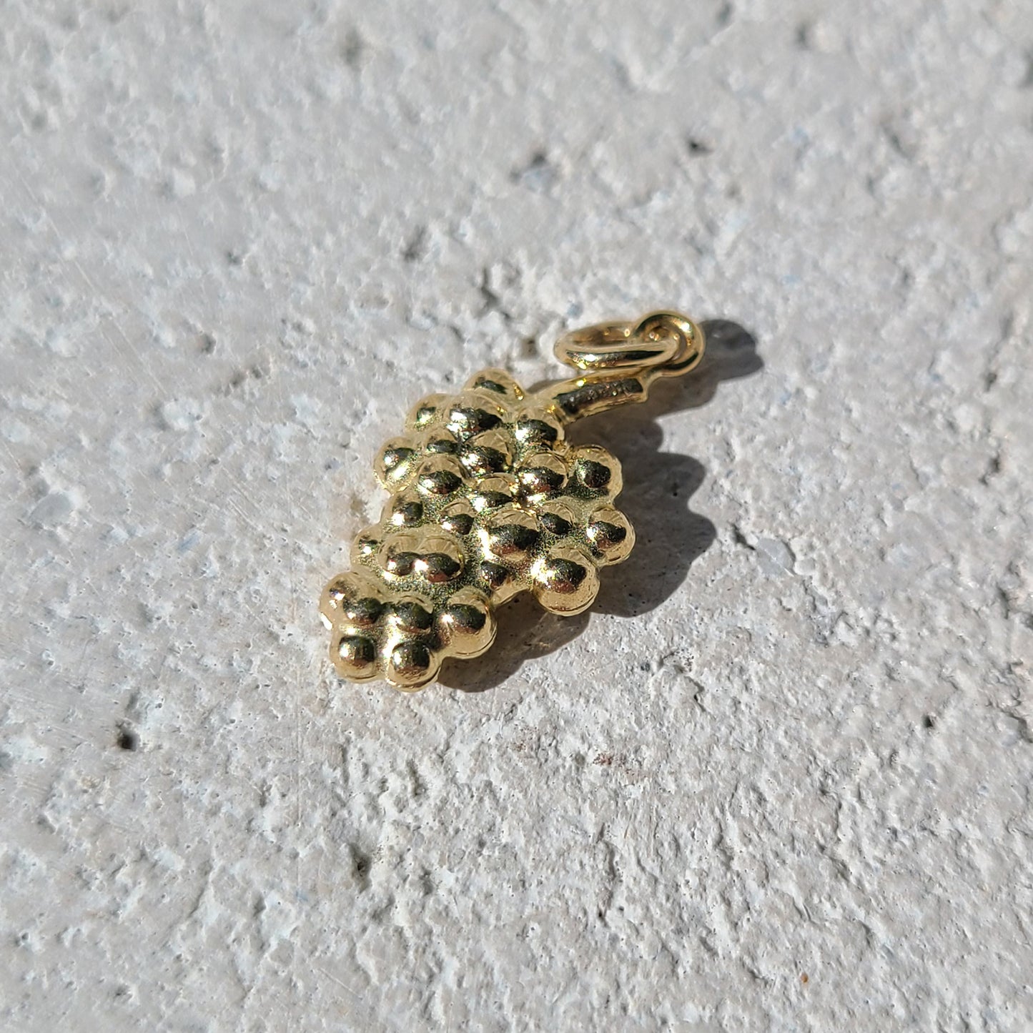 14k Yellow Gold Grapes Charm