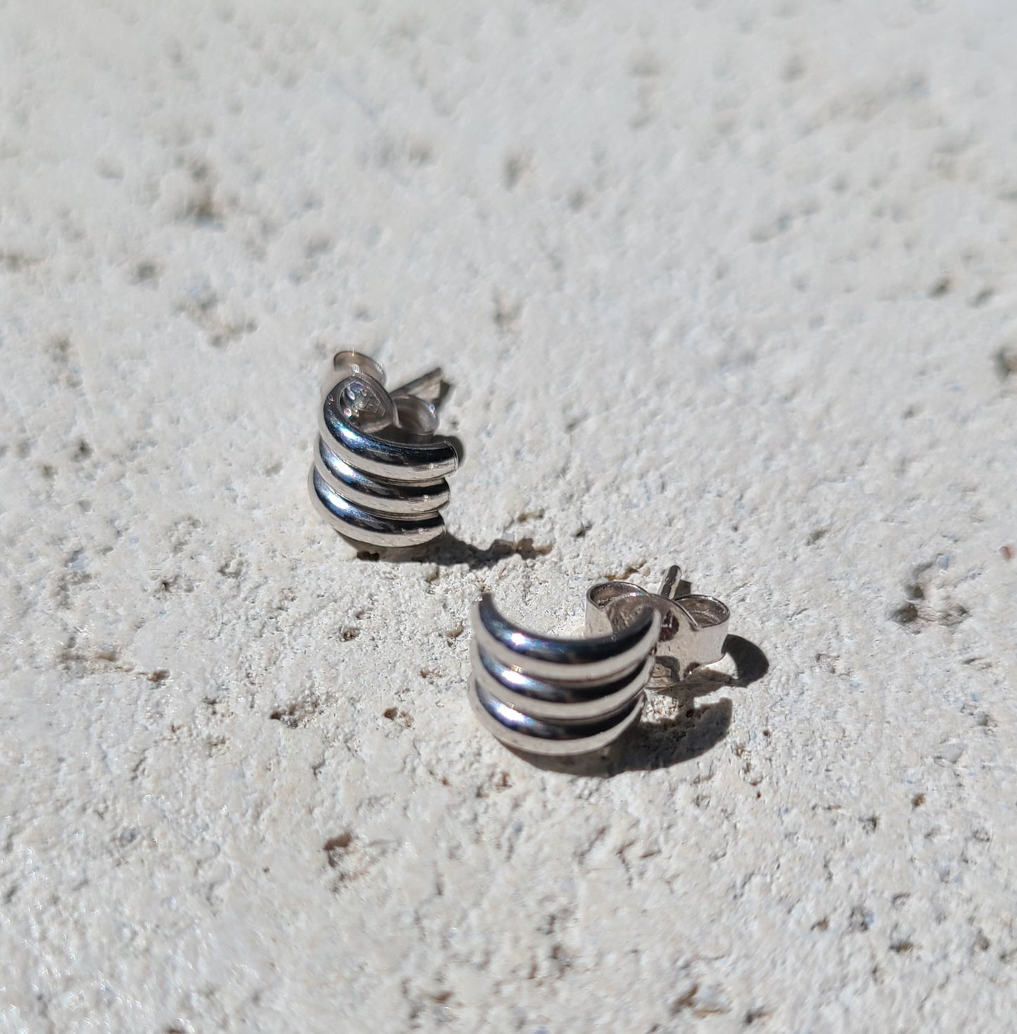 14k White Gold Croissant Studs