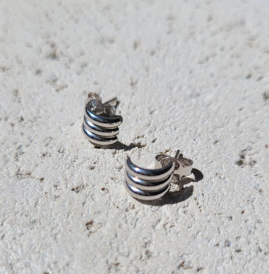 14k White Gold Croissant Studs