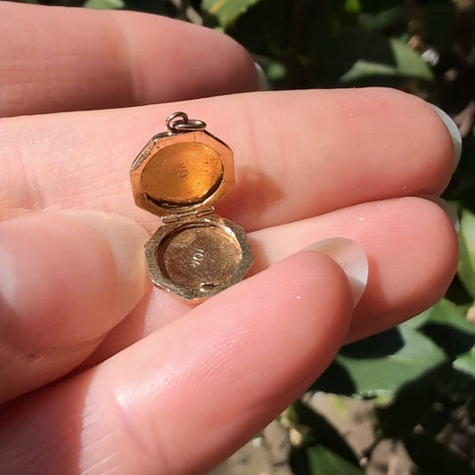 10k Vintage Locket Charm