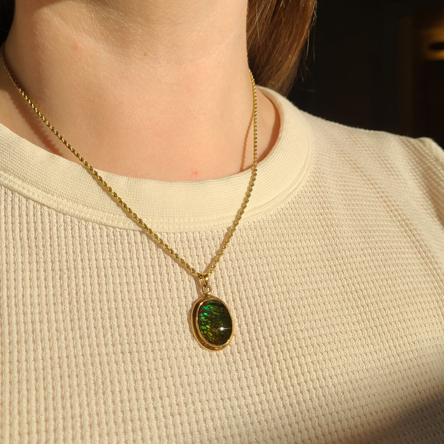 14k Ammolite Oval Pendant